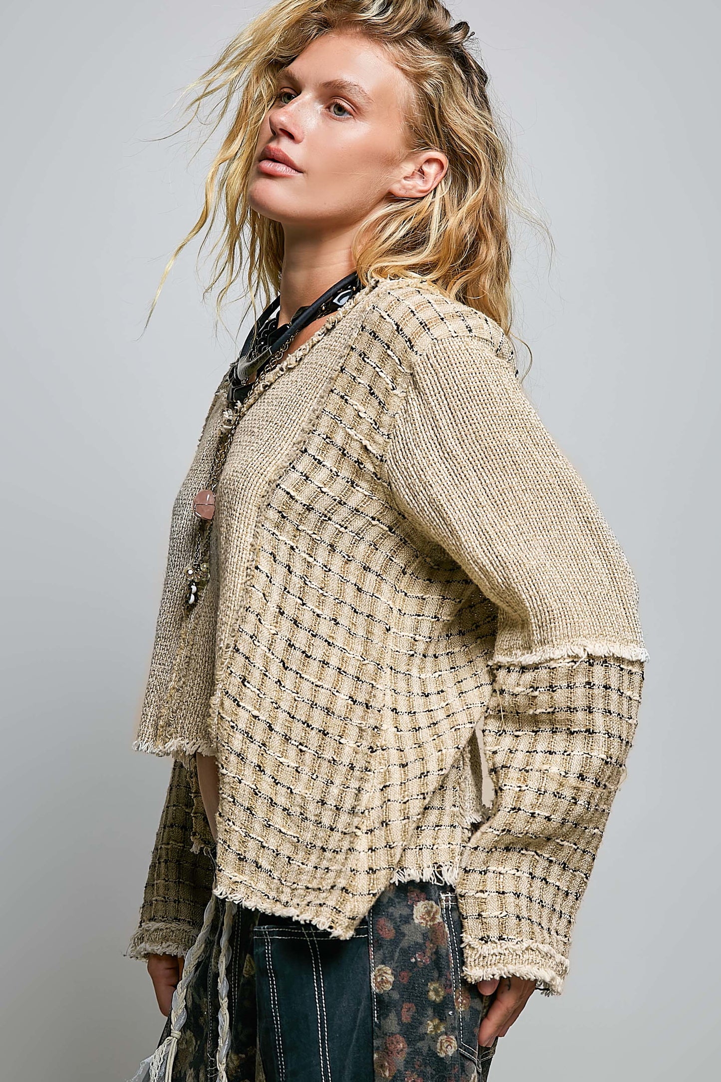 POL V-neck Crop Linen Textured Top