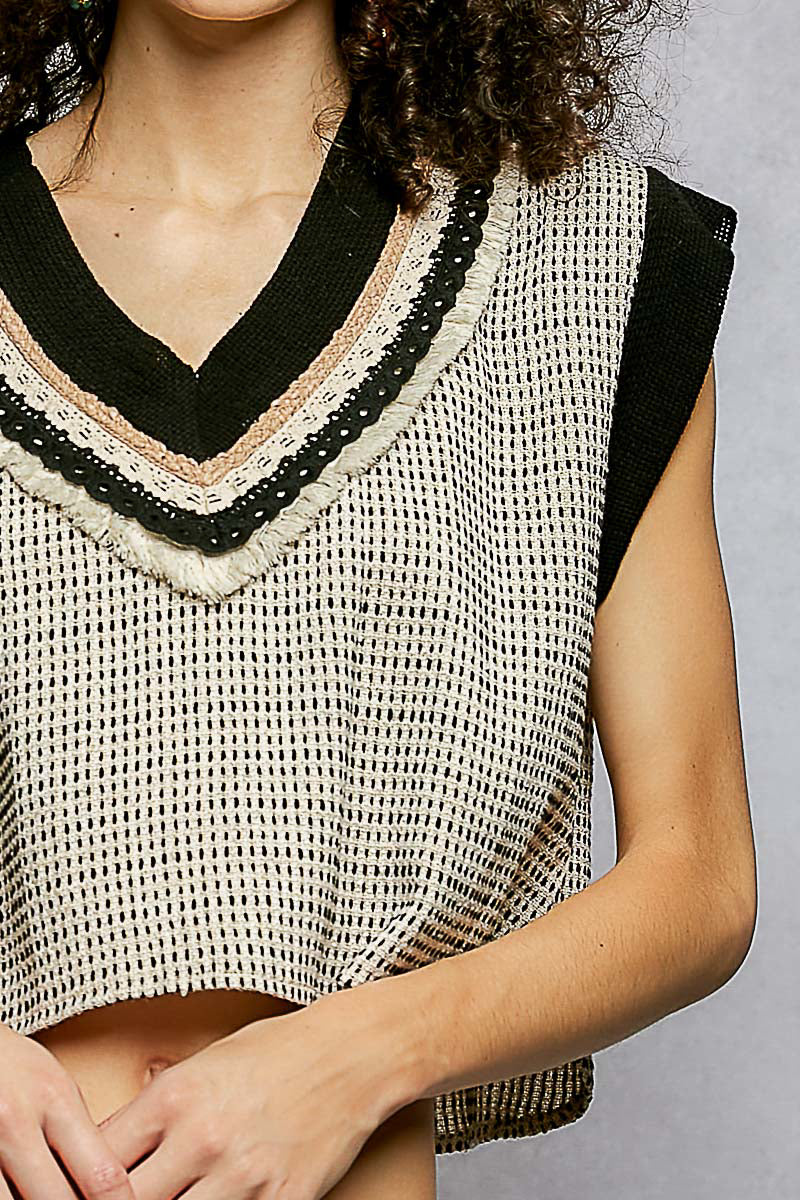 V-Neck Dot Print Crop Top
